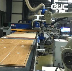 Robot with CNC Nesting Center